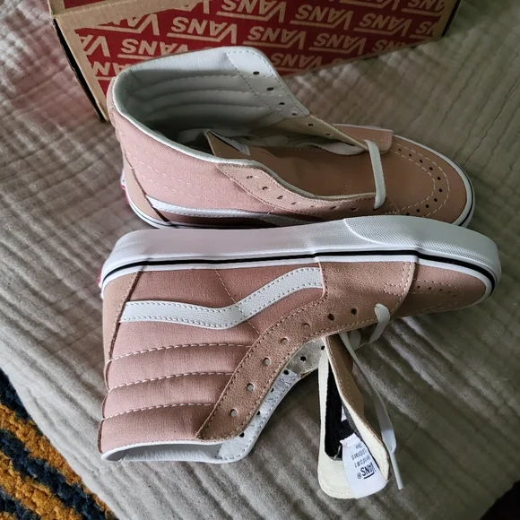 Vans Sk8 Hi Mahogany Rose and True White Women 5 VNOA38GEQQ6 (2019) - Picture 6 of 7